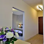 Miodowa 3*