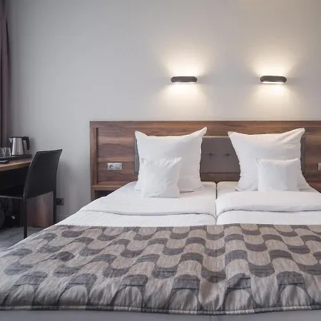 Hotel Miodowa 3*