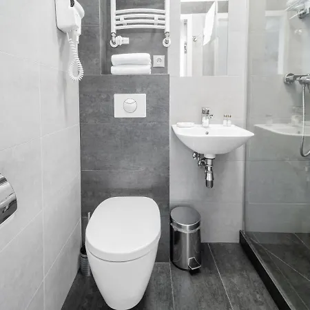 Miodowa Szálloda 3*